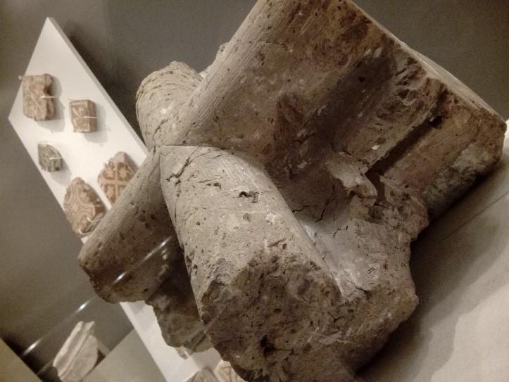 Sluitsteen in baksteen (c) collectie Abdijmuseum Ten Duinen