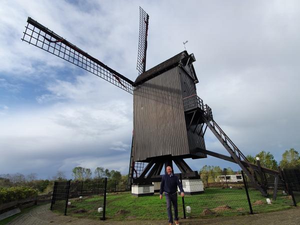 De Zuid-Abdijmolen en molenaar Patrick Geryl